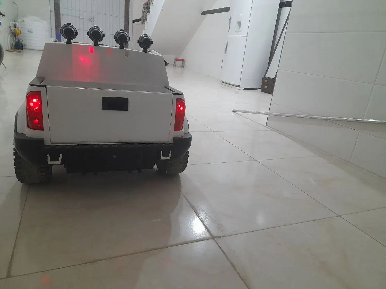 ماشین شارژی کودک|اسباب‌بازی بچه|قروه, |دیوار