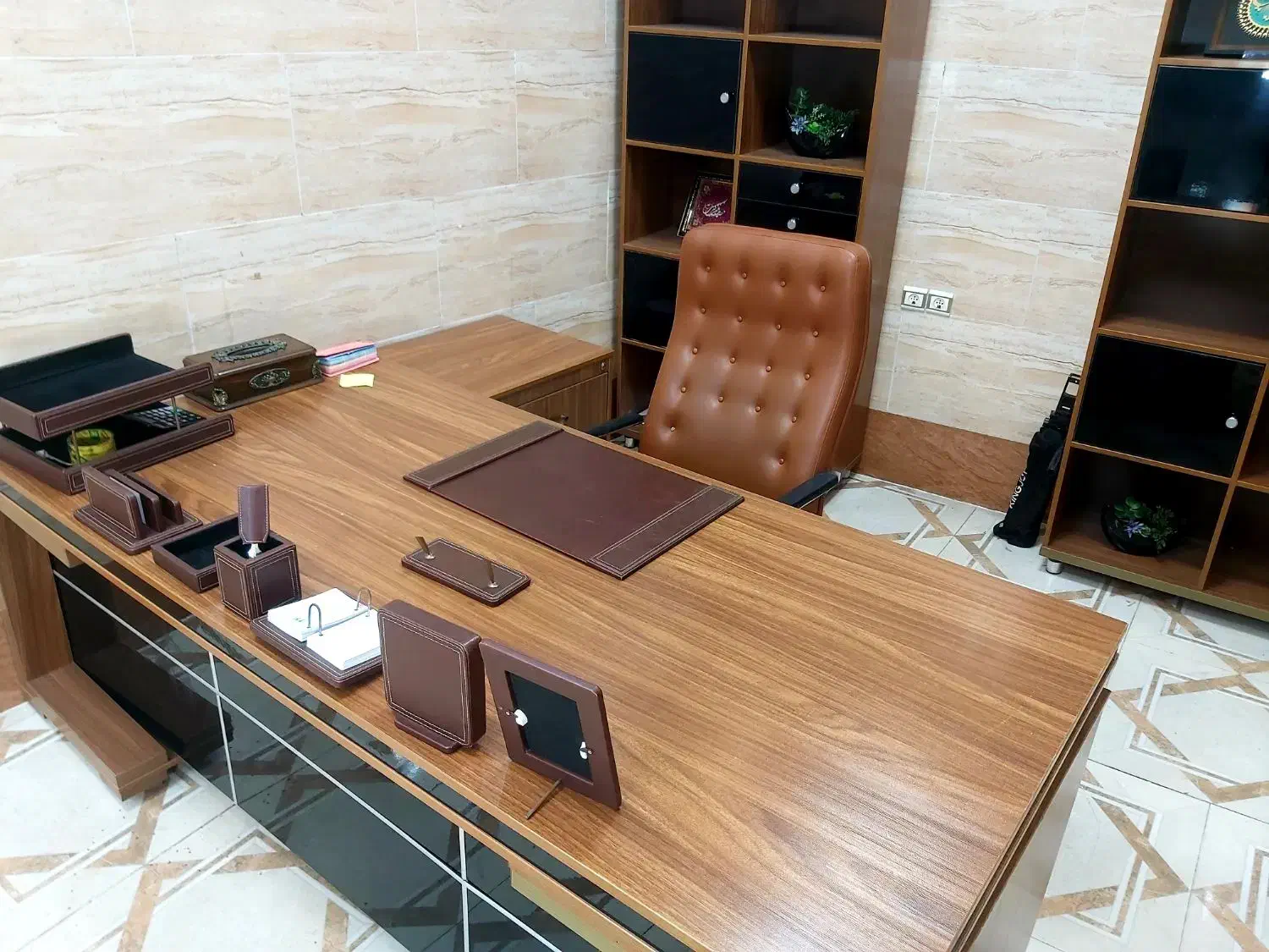 میز مدیریتی اداری با ۲ کمد و صندلی|دفتر کار|رشت, کوی جام جم|دیوار