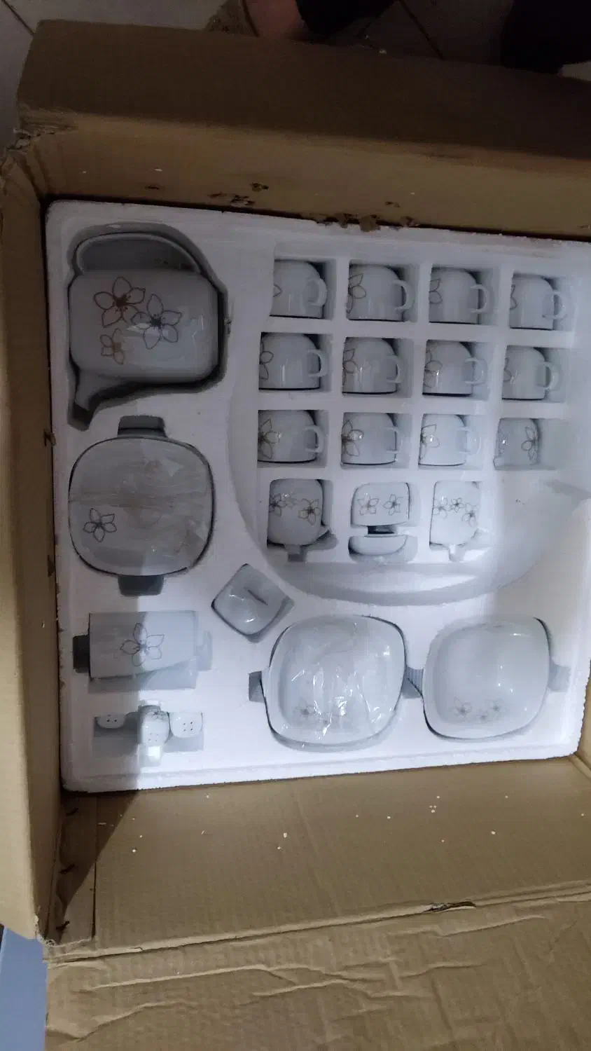 سرویس غذاخوری چینی (98پارچه)|ظروف سرو و پذیرایی|قم, زنبیل آباد|دیوار