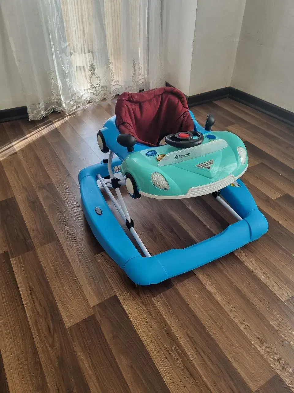 رورک|کالسکه و لوازم جانبی|تنکمان, |دیوار