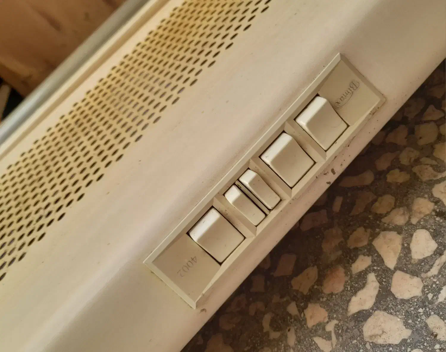 هود بیمکث|هود|آران و بیدگل, |دیوار