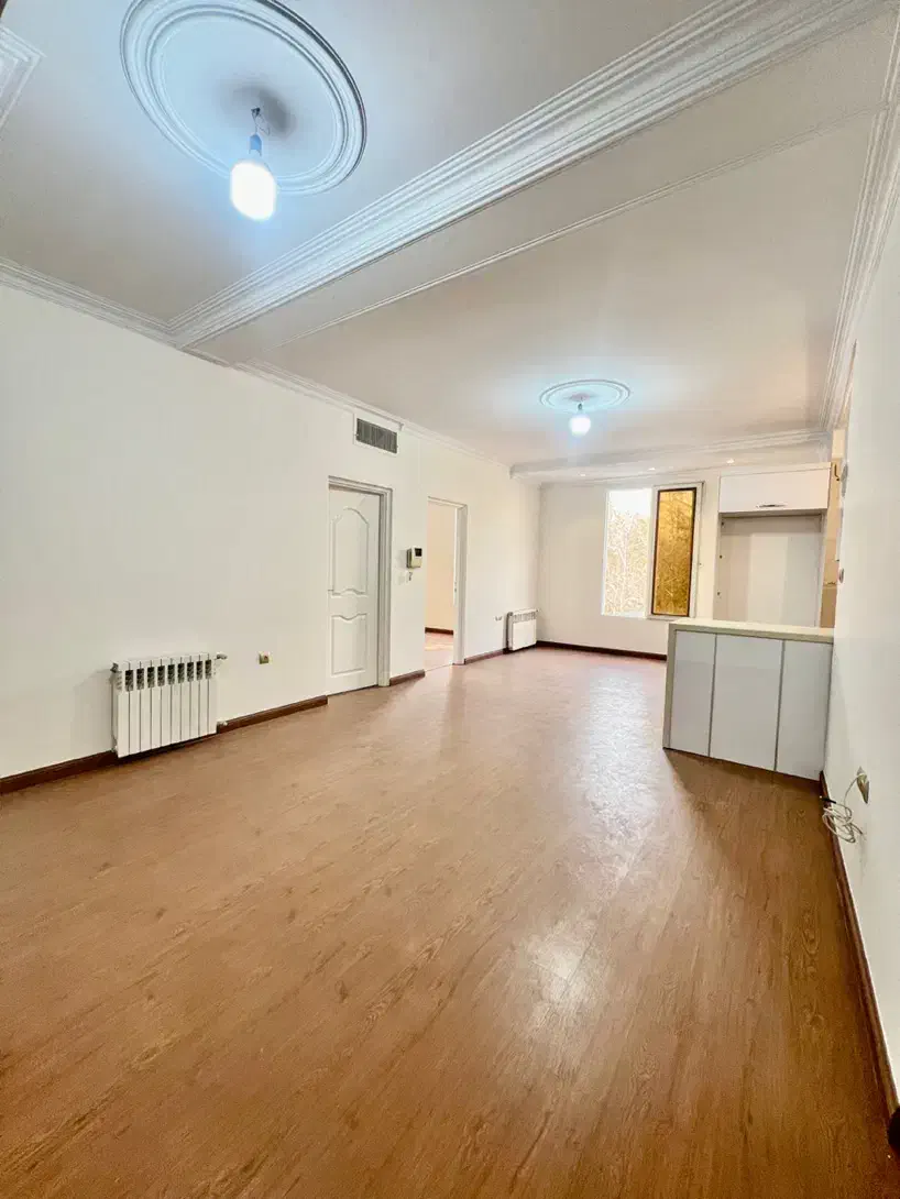 ۷۴ متر آپارتمان / ۲ خواب / سه جهت نور / میرداماد