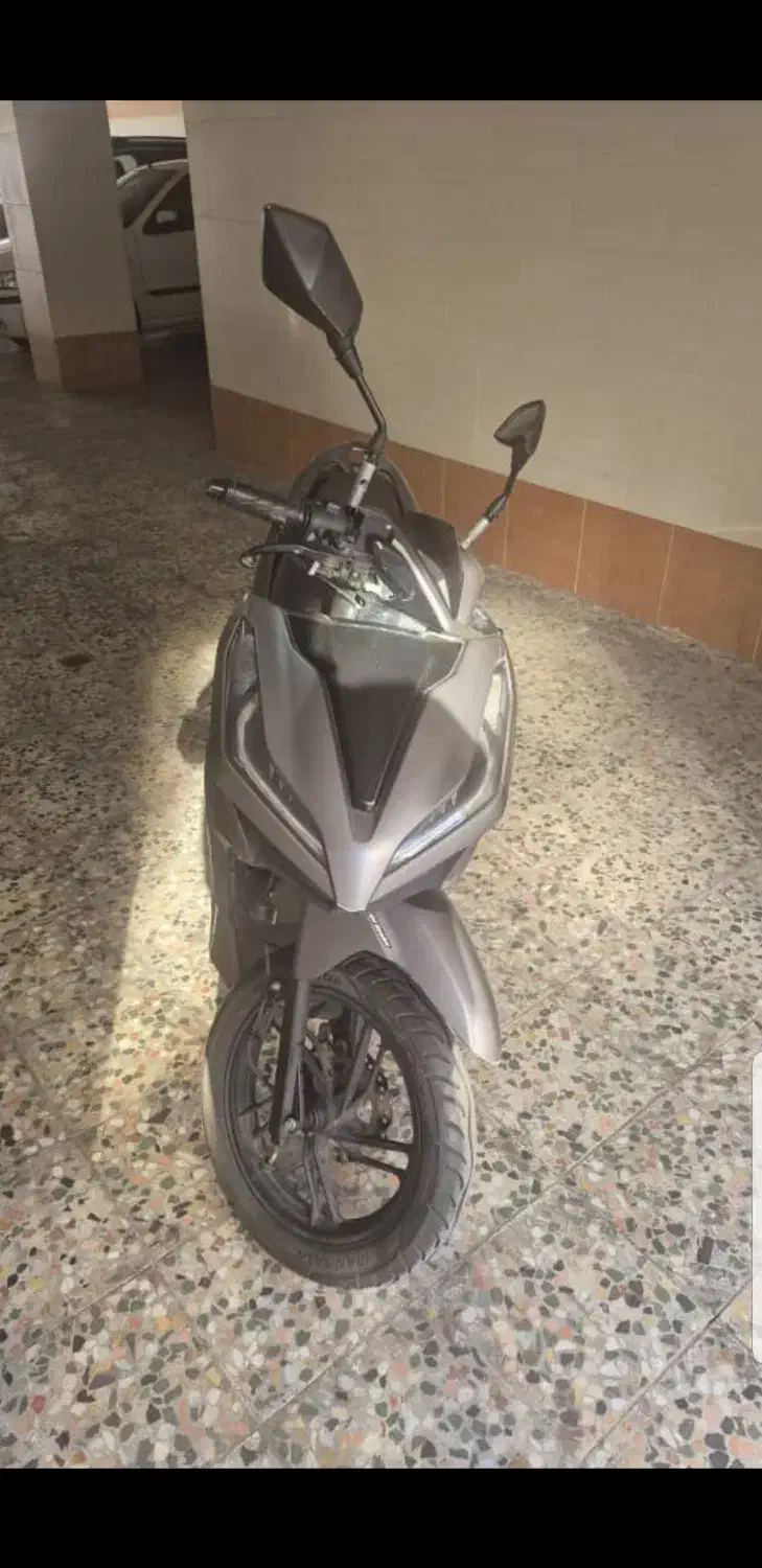 کلیک هانی ۱۵۰ سی سی|موتورسیکلت|اندیشه, اندیشه فاز ۱|دیوار