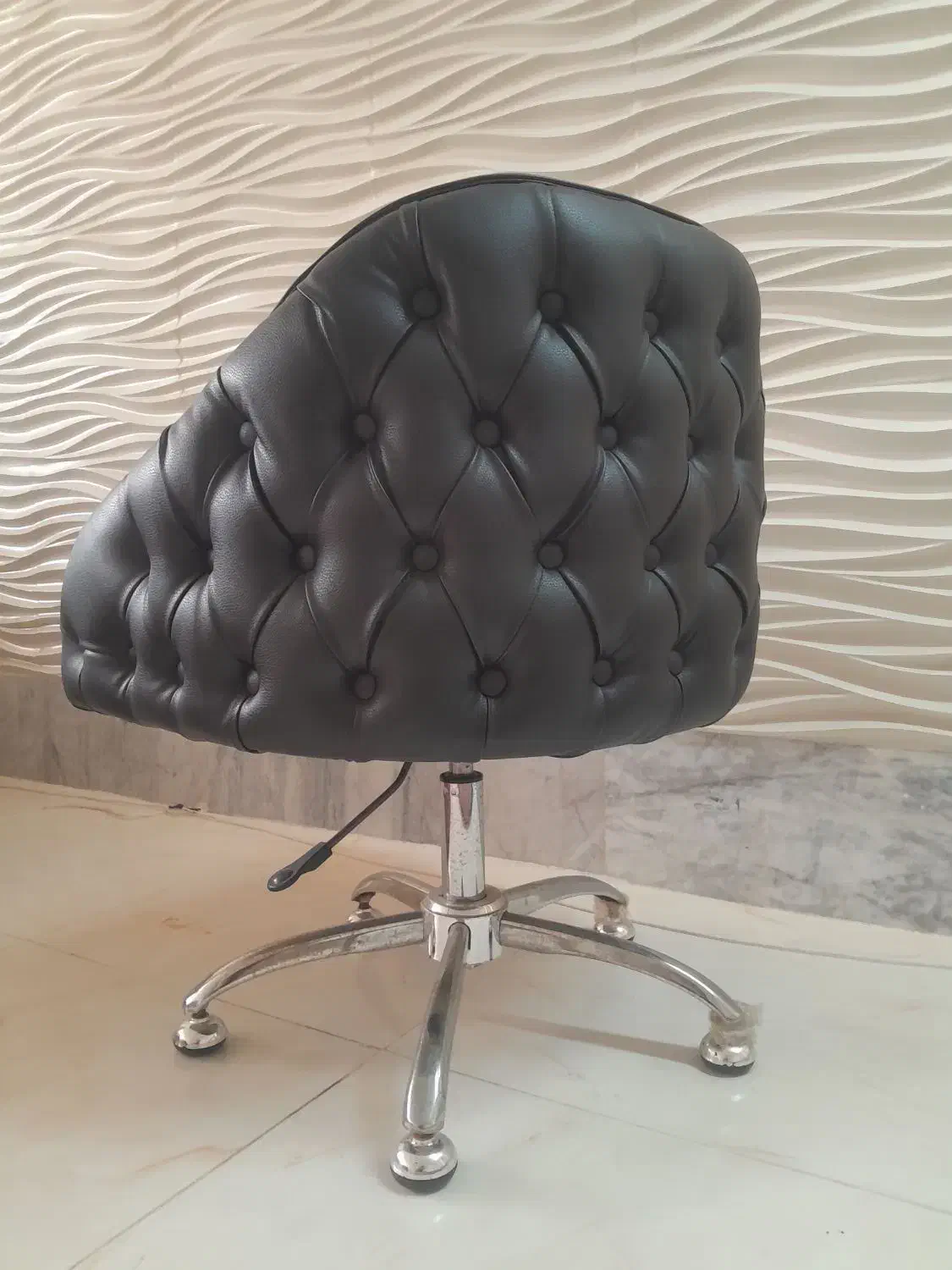 صندلی کپ چستر|آرایشگاه و سالن‌های زیبایی|شاهین‌شهر, اقبال لاهوری|دیوار