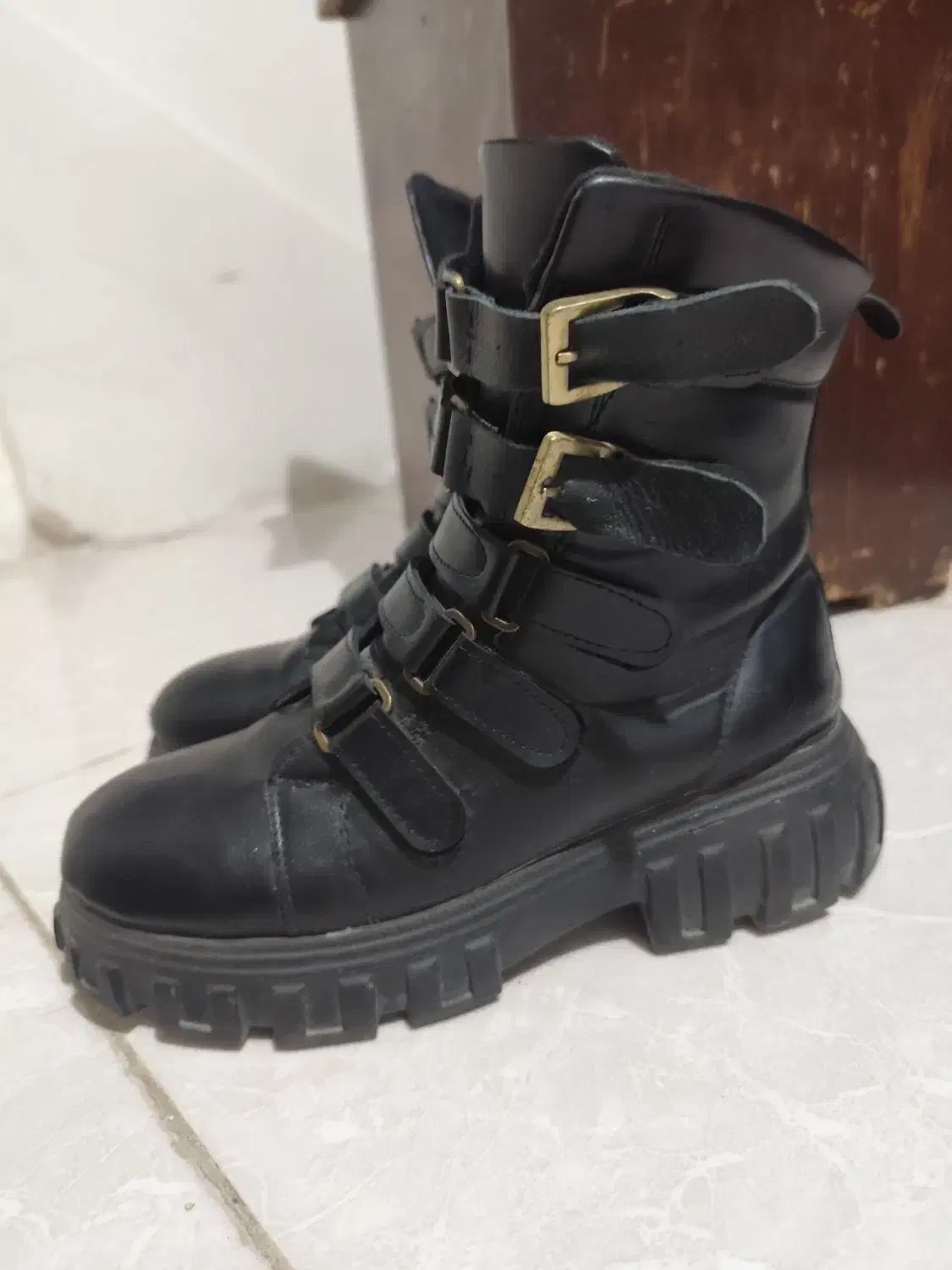 بوت و نیم بوت|کیف، کفش، کمربند|هشتگرد, مدرس|دیوار