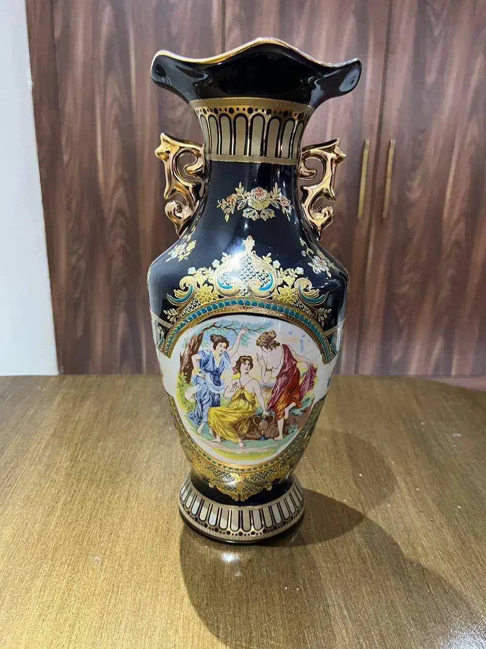 گلدان پرنسس قدیمی|کلکسیون اشیاء عتیقه|تبریز, |دیوار