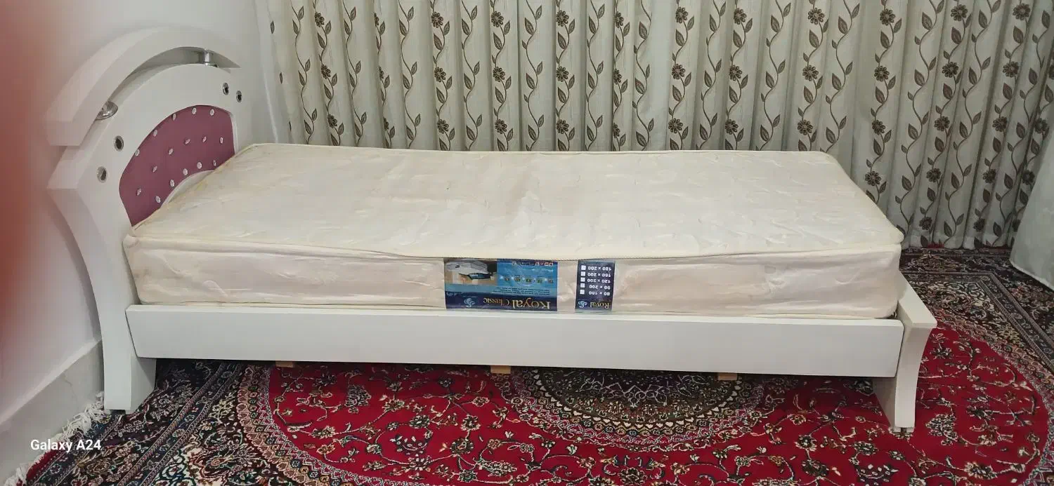 تخت خواب باتشک|تخت و سرویس خواب|بروجرد, |دیوار