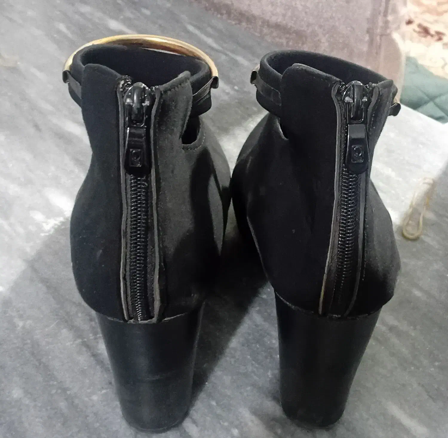 کفش مجلسی|کیف، کفش، کمربند|اقبالیه, |دیوار