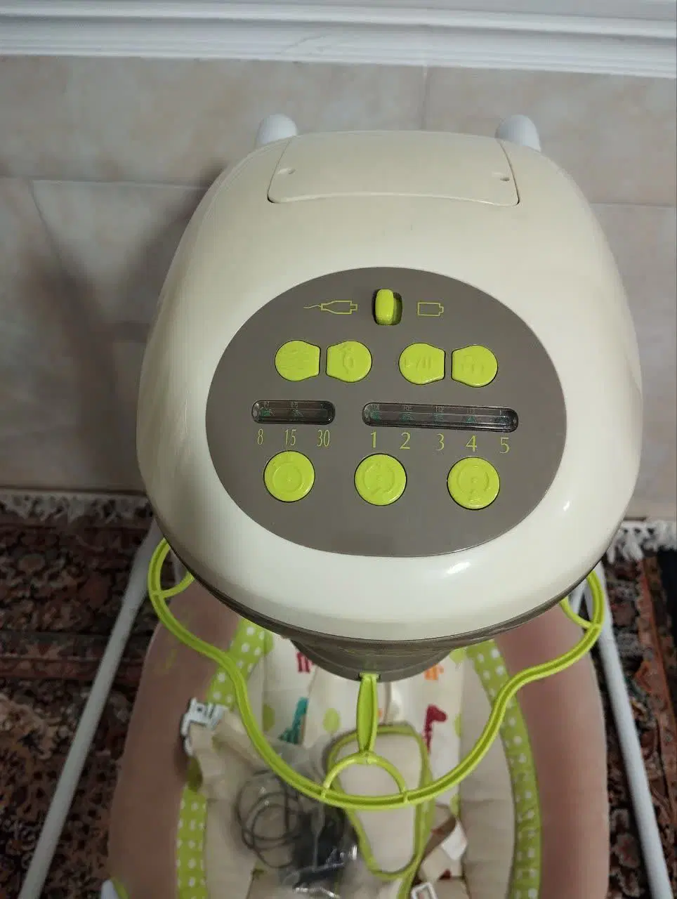 گهواره برقی|تخت و صندلی بچه|شیراز, آزادگان|دیوار