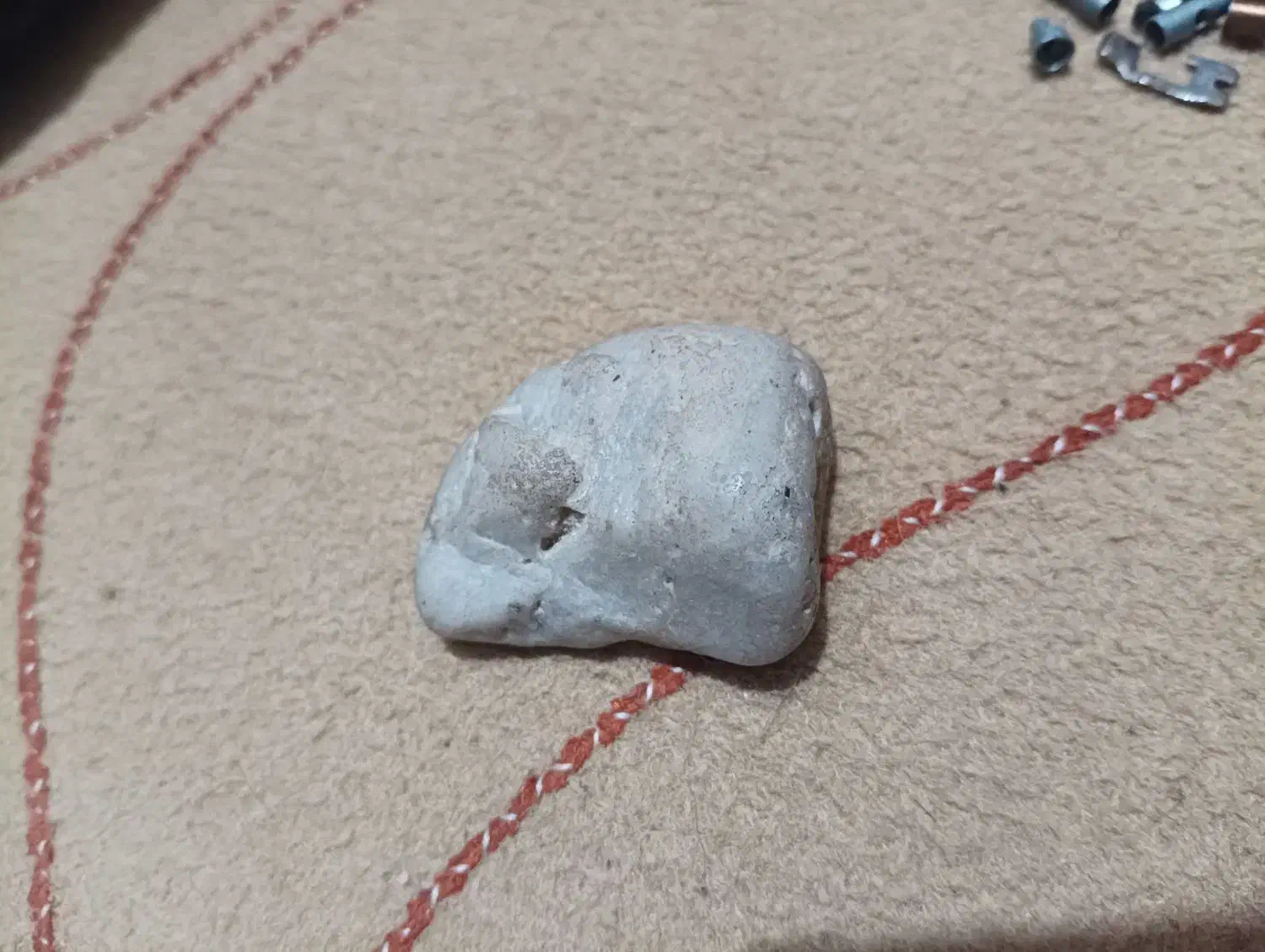 سنگهای قیمتی|جواهرات|رباط‌کریم, رباط‌کریم|دیوار