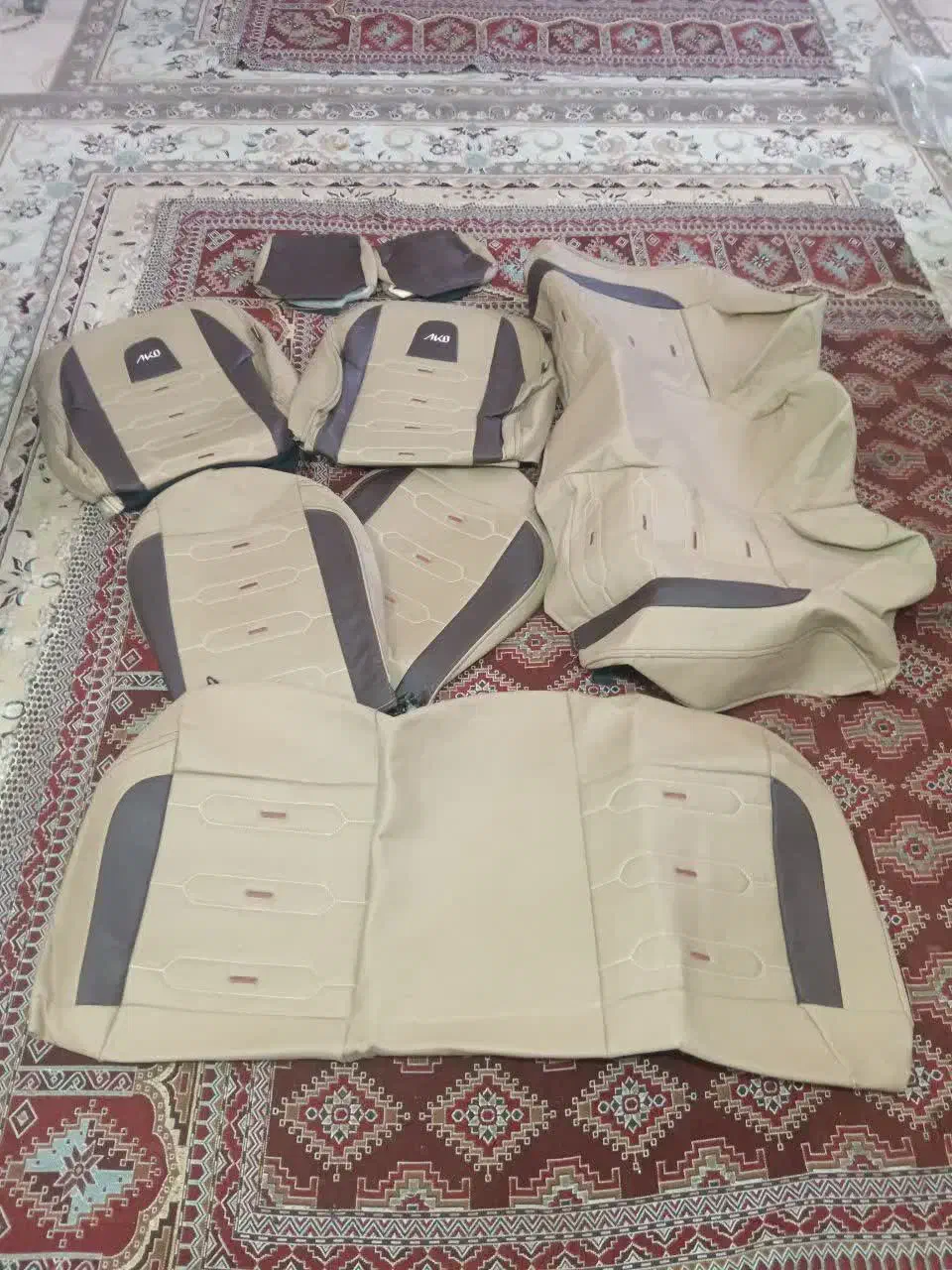 کرومبیل تویوتایی و روکش صندلی پژو اس ال|قطعات یدکی و لوازم جانبی|اصفهان, گلستان|دیوار