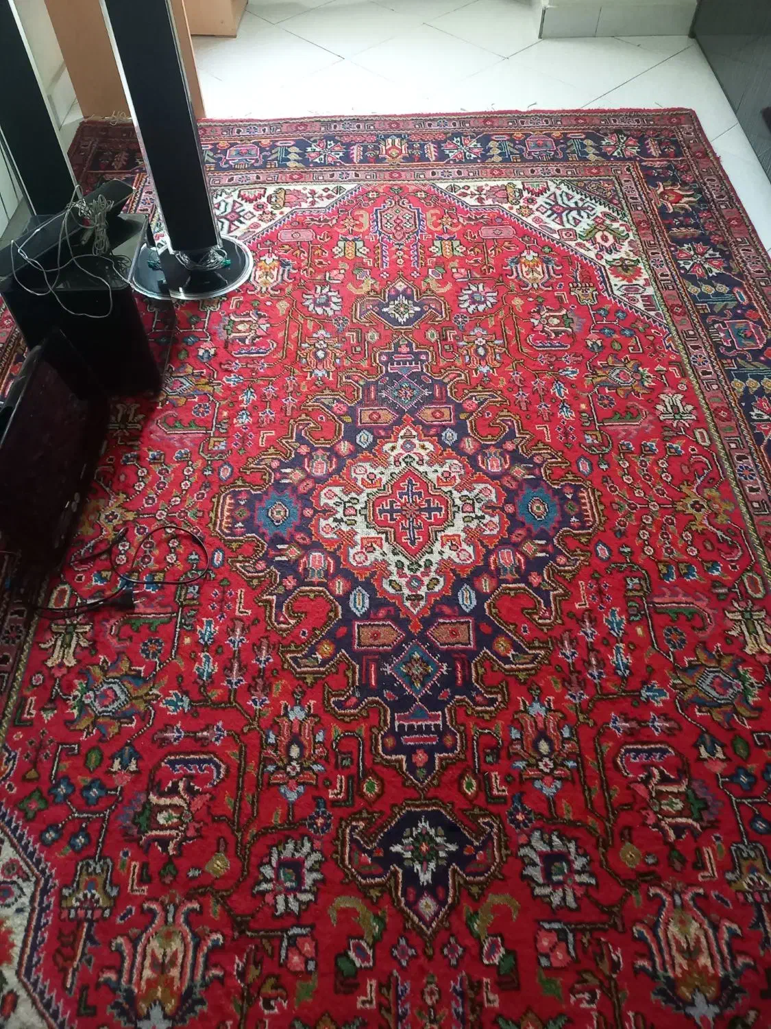 فرس ولوازم صوتی|فرش|تبریز, |دیوار