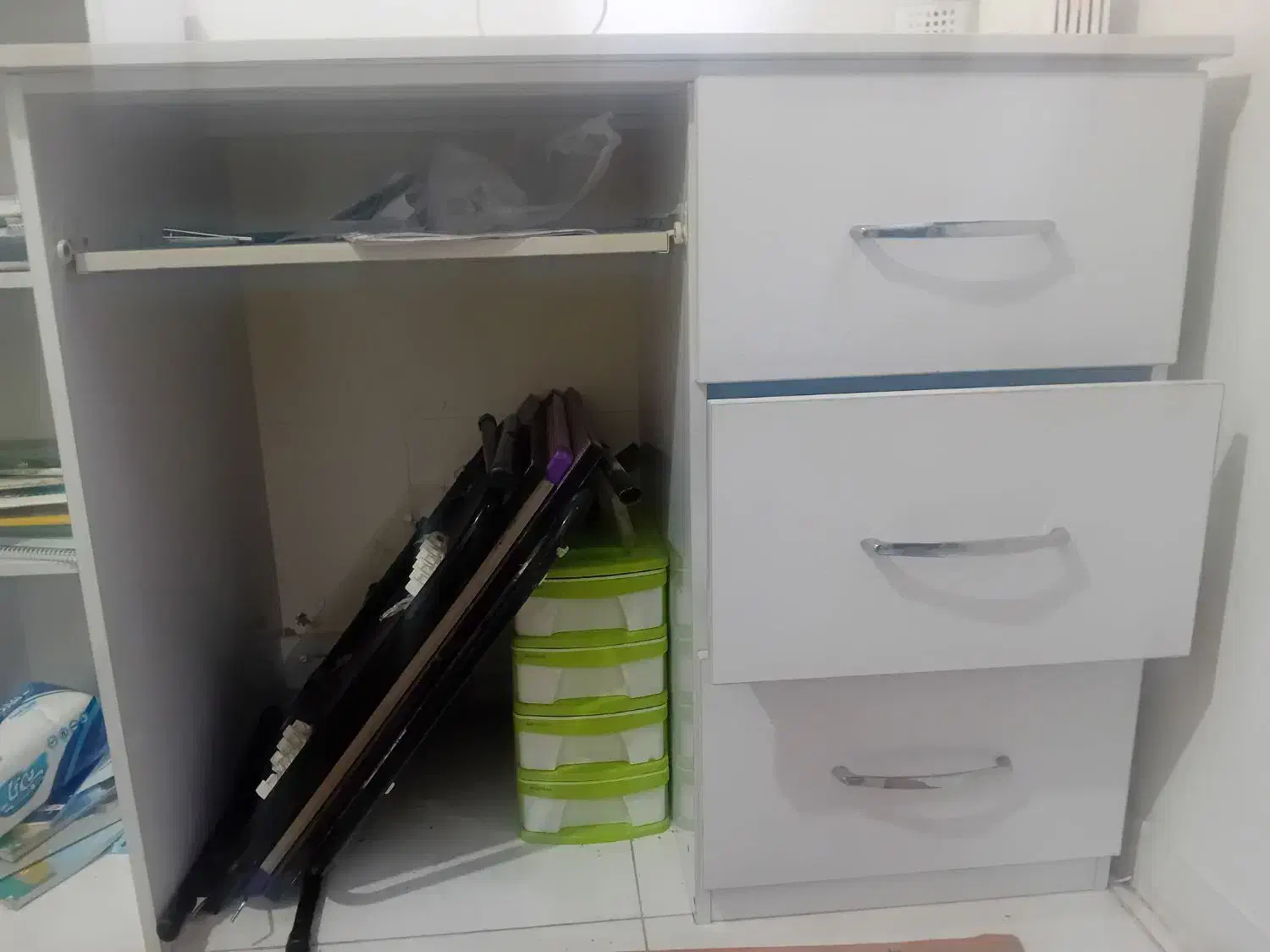 میز تحریر|میز تحریر و کامپیوتر|رشت, چمارسرا|دیوار