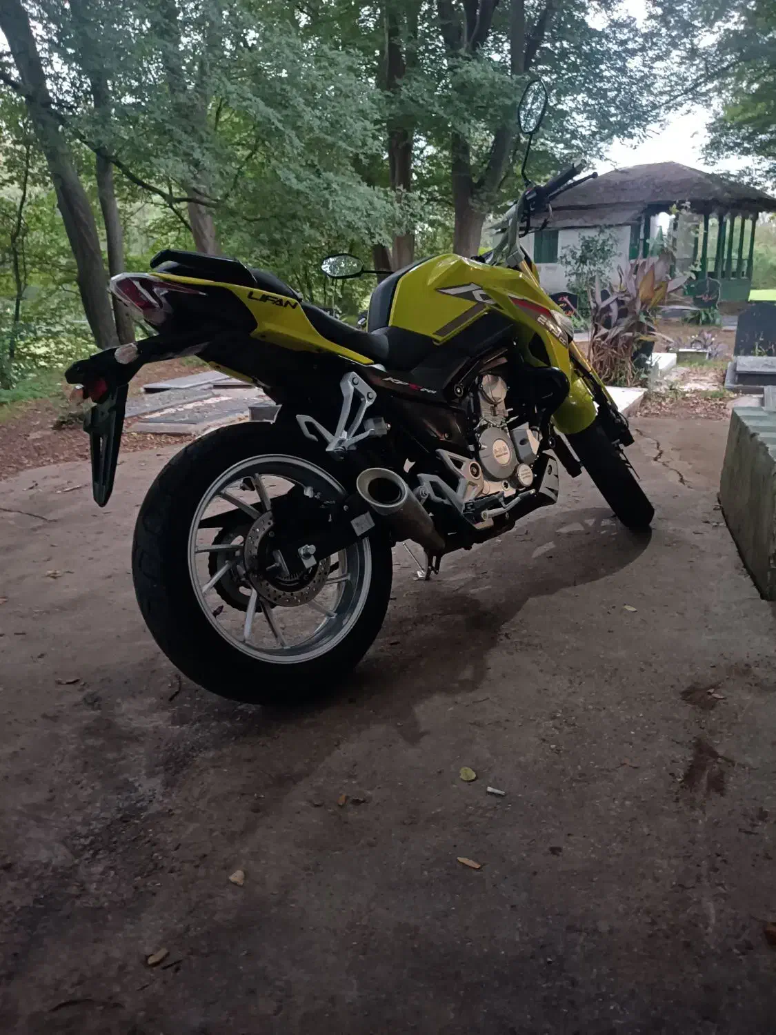 250 کیپس 7 تا کار|موتورسیکلت|رودسر, |دیوار