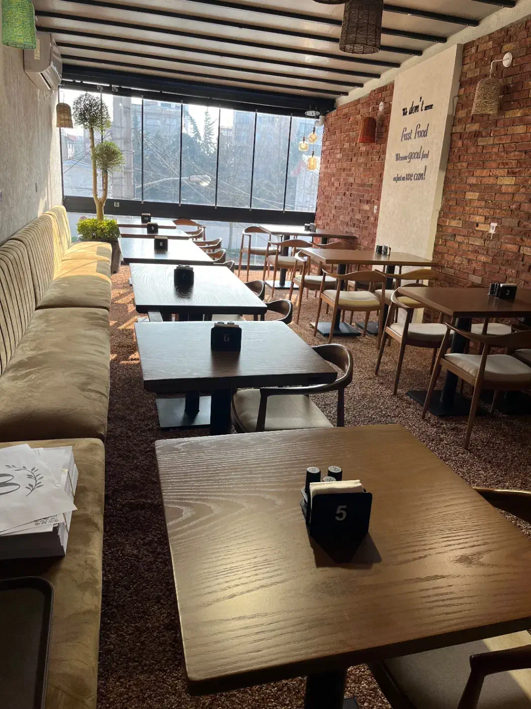 استخدام سالندار خانم و آقا|استخدام خدمات فروشگاه و رستوران|آمل, |دیوار