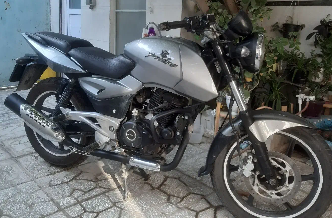 پالس 180 ug4|موتورسیکلت|مشهد, امیرآباد|دیوار