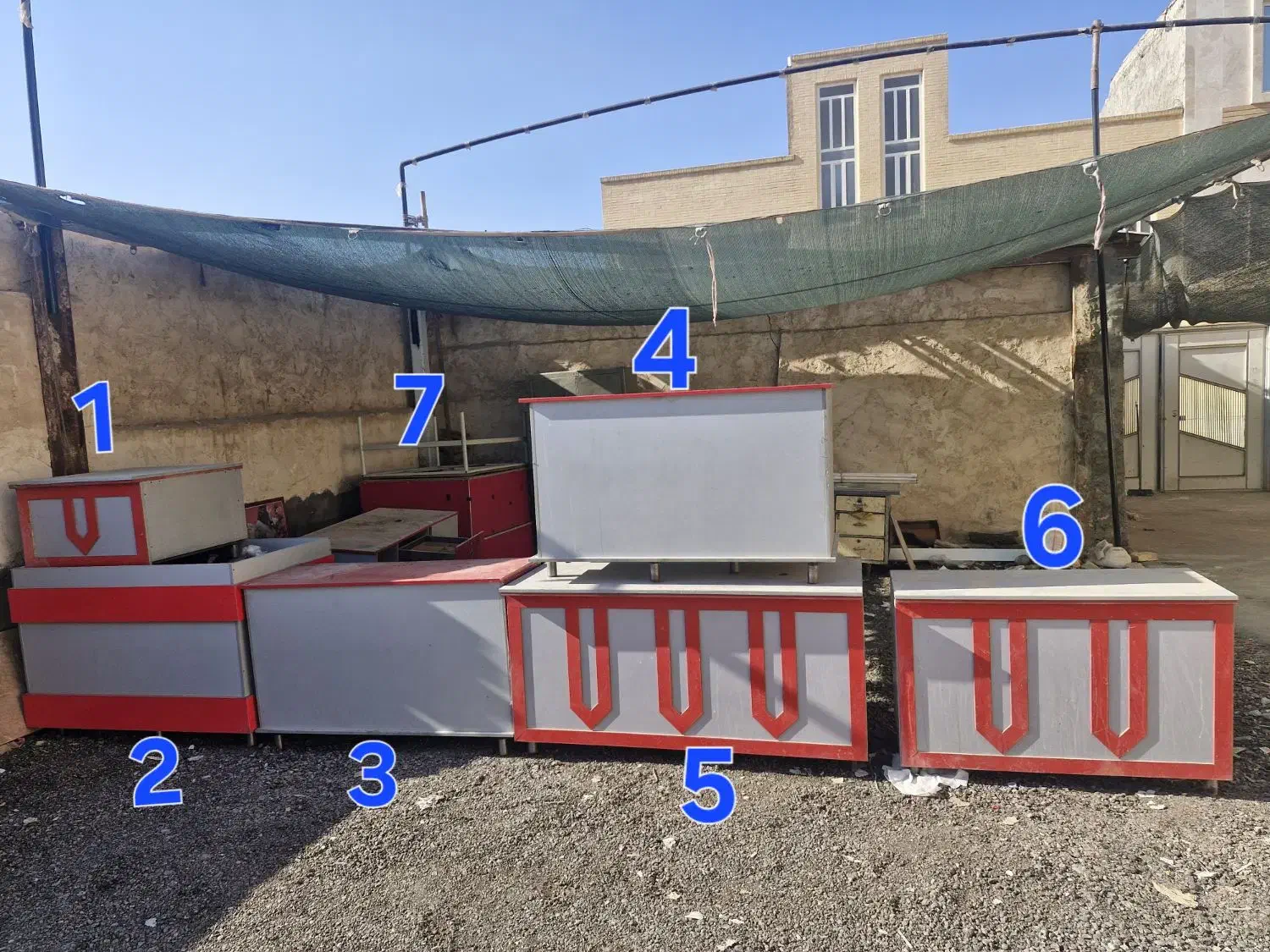 فروش فوری تعدادی میز ام دی اف فروشگاهی|فروشگاه و مغازه|یزد, |دیوار