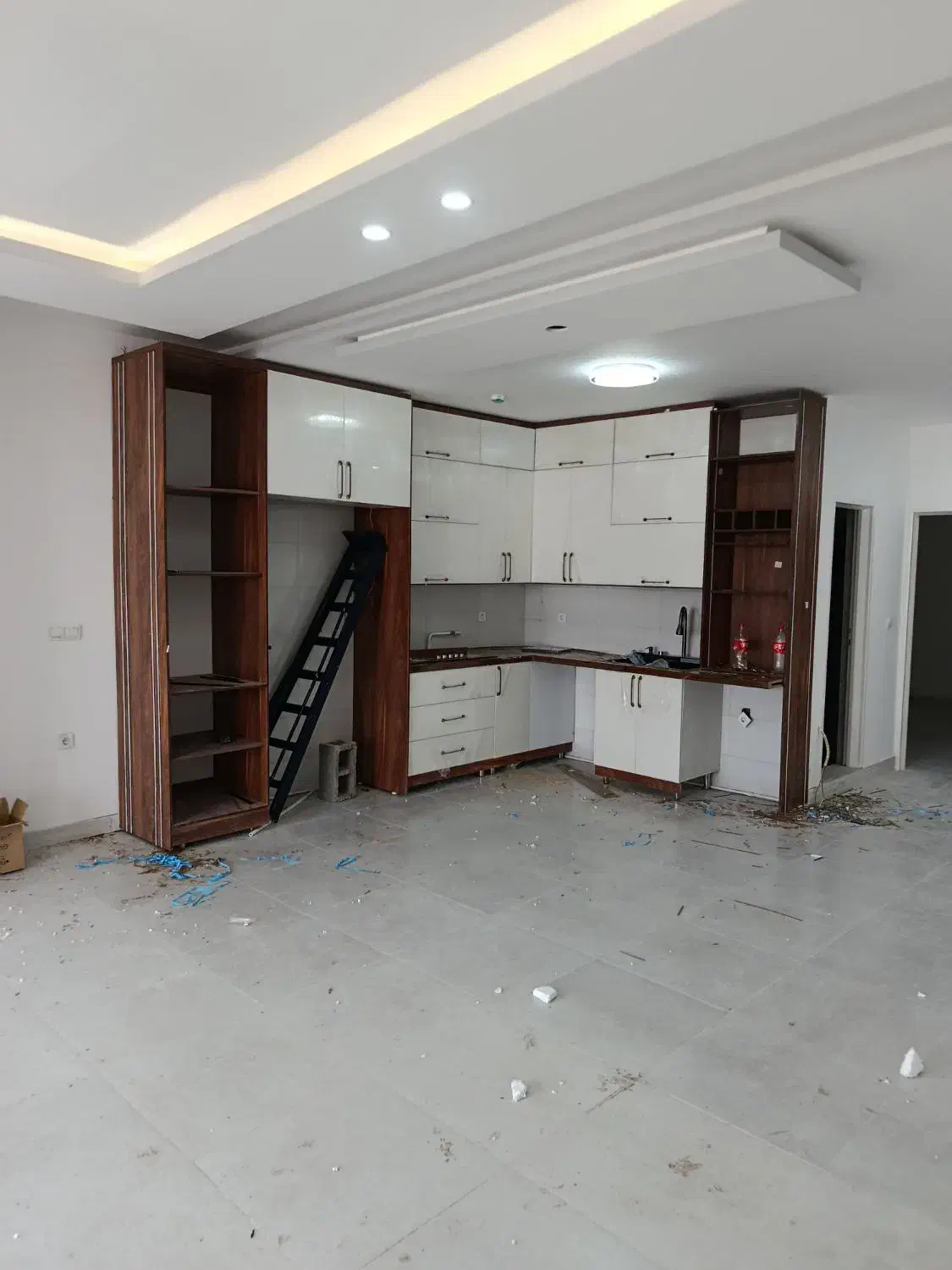 تعمیر و ساخت و نصب انواع کابینت ام دی اف و فلزی|خدمات پیشه و مهارت|سیرجان, |دیوار