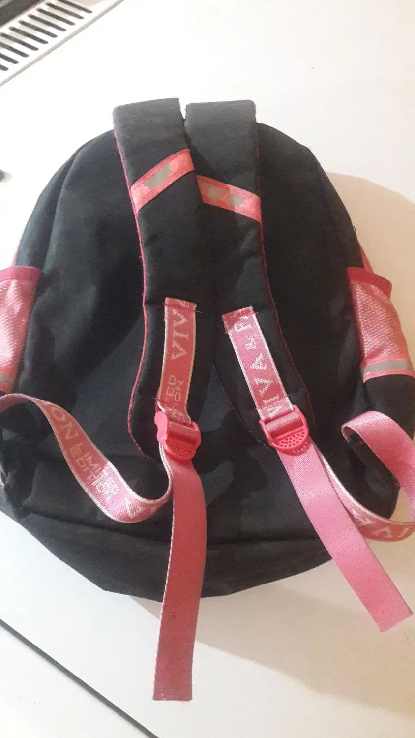 کیف مدرسه|کیف، کفش، کمربند|شیراز, نصر|دیوار