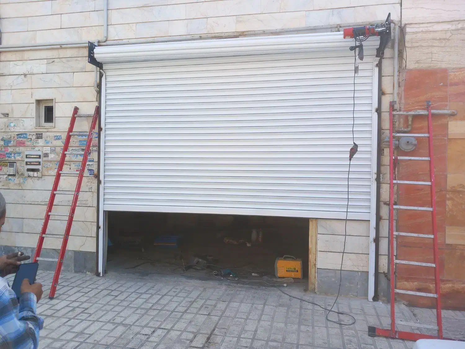 نصب و تعمیرات کرکره برقی آلومینیومی و سنتی|خدمات پیشه و مهارت|بهارستان, |دیوار