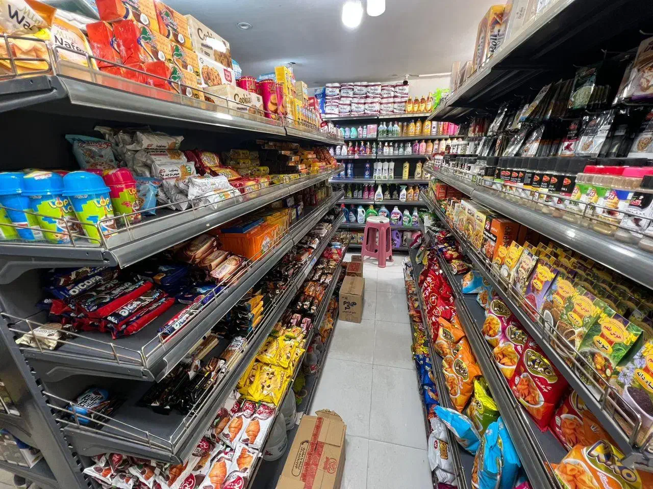 همکار خانم مجرد جهت کار در فروشگاه مواد غذایی|استخدام خدمات فروشگاه و رستوران|بابل, |دیوار