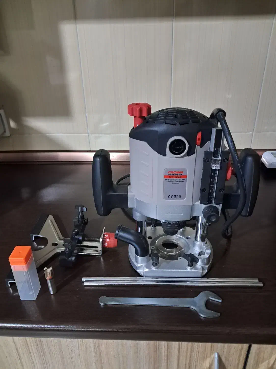 دستگاه اورفرز مدل کرون ۱۴۰۰وات|ابزارآلات|فردیس, شهرک وحدت|دیوار