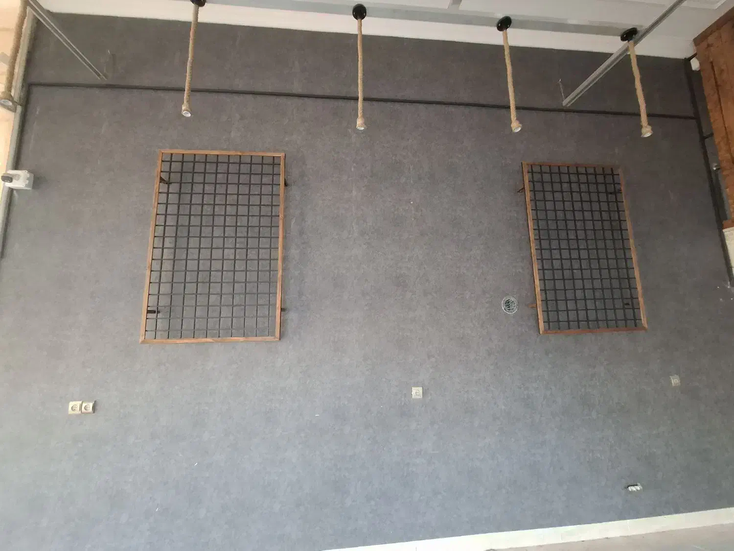 فروش .مبل چرم چستر.لوستر چوبی .دکور دیواری|لوستر و چراغ آویز|یزد, |دیوار