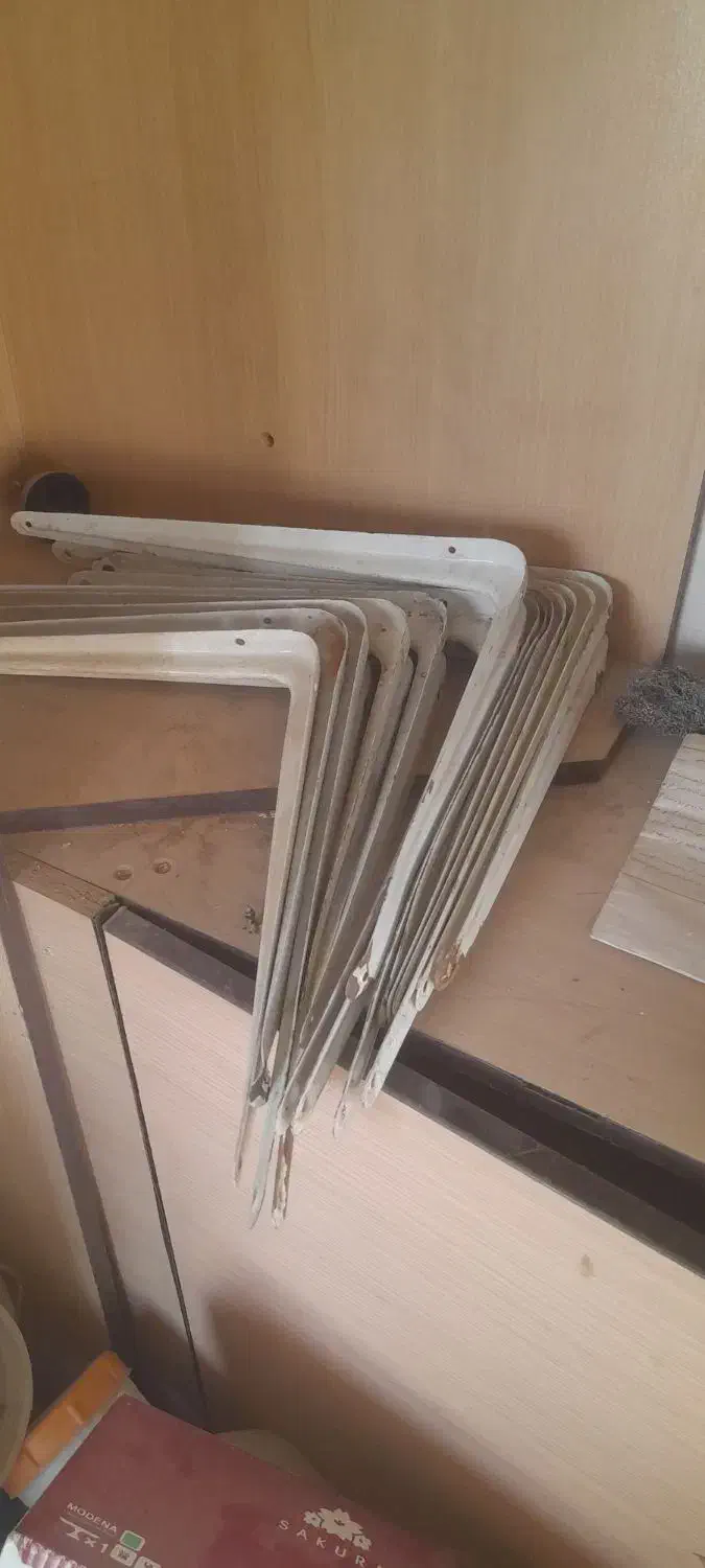 تعدادی لامپ پیچ و مهره وگونیا طاقچه|لامپ و چراغ|شیروان (خراسان), |دیوار