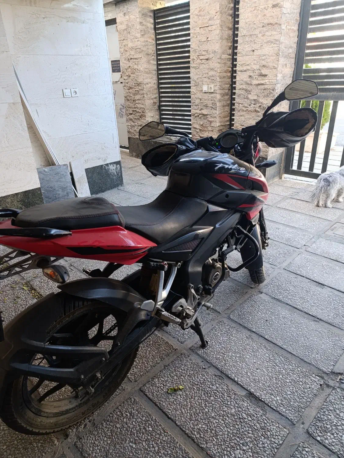 موتور ns150|موتورسیکلت|اندیشه, اندیشه فاز ۳|دیوار