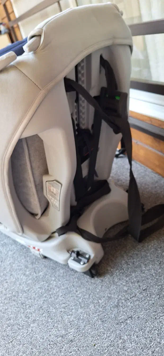 صندلی کودک|تخت و صندلی بچه|آمل, |دیوار