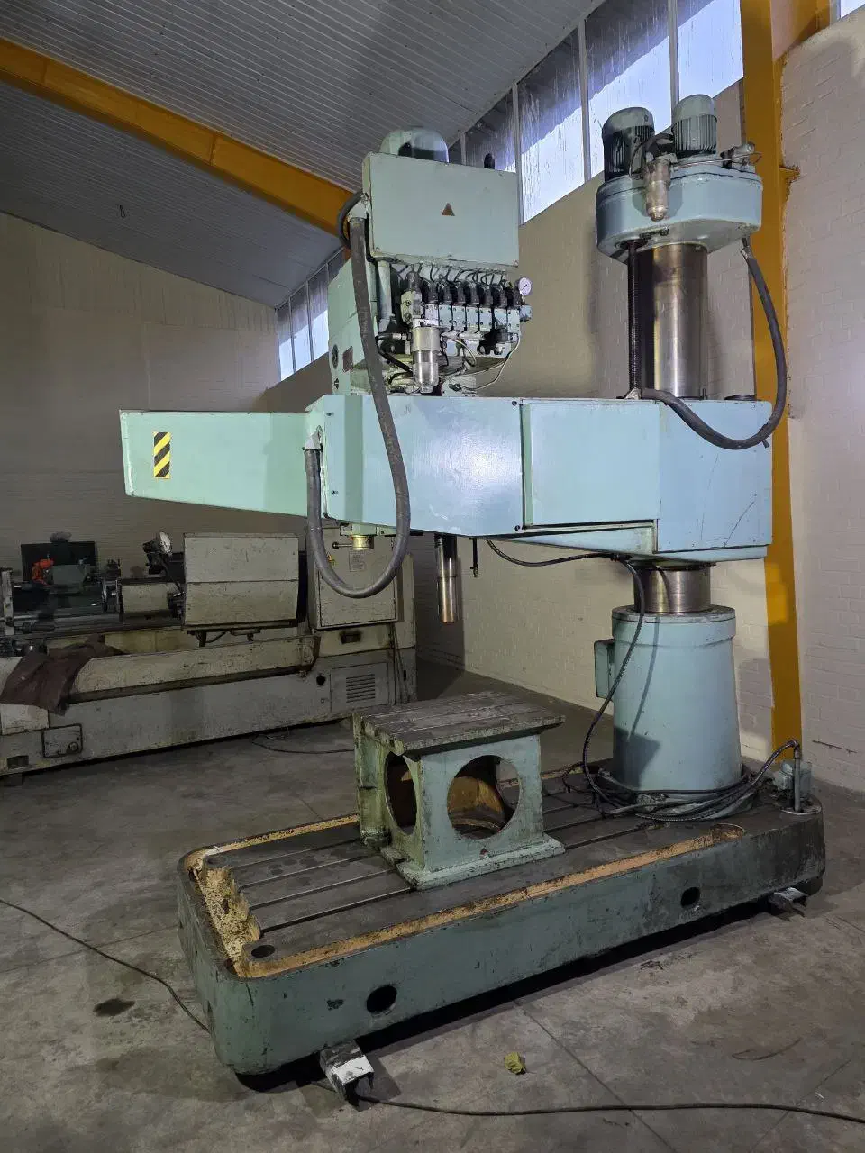 دستگاه تراش دریل رادیال روسی و گیربکسی چینی|ماشینآلات صنعتی|تهران, آذری|دیوار