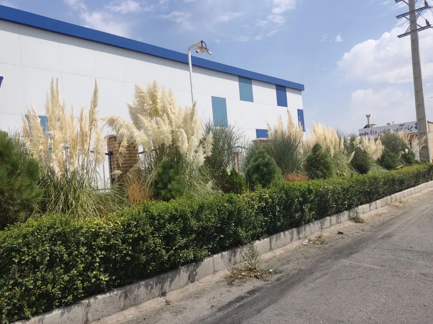 منشی یا کارشناس بازرگانی|استخدام اداری و مدیریت|اشتهارد, |دیوار