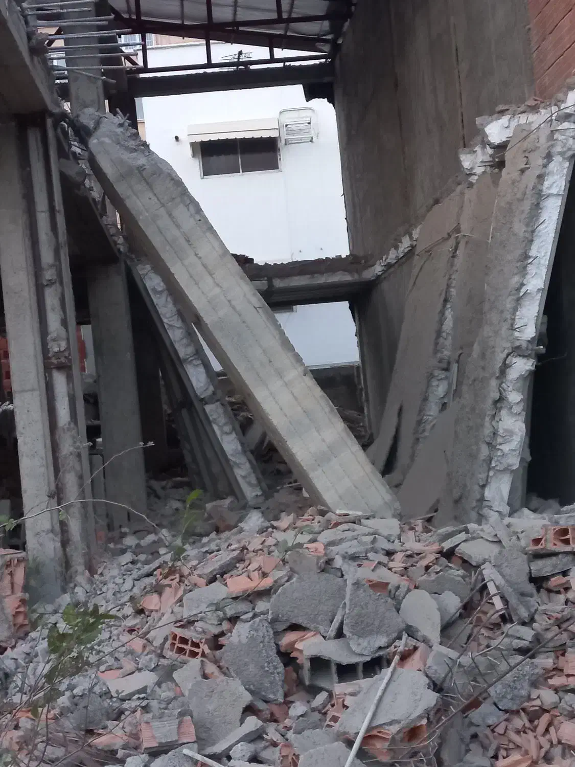 تخریب ساختمان و بتن|خدمات پیشه و مهارت|گنبد کاووس, |دیوار