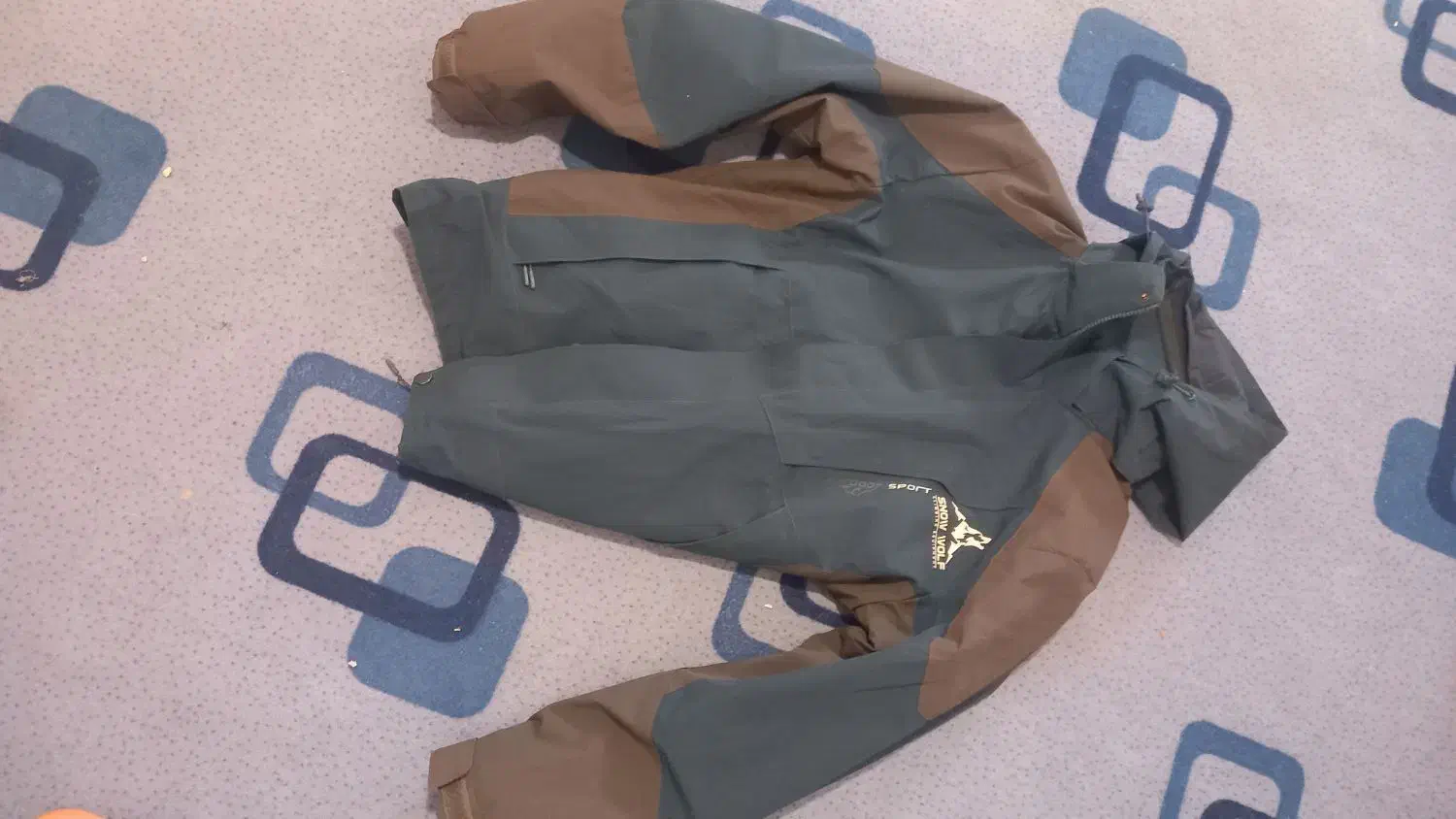 کاپن گورتکس اس نوا|لباس|تربتحیدریه, بالا ولایت|دیوار