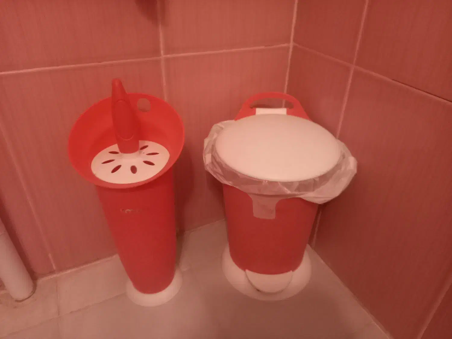 سطل و فرچه|لوازم سرویس بهداشتی|اراک, |دیوار