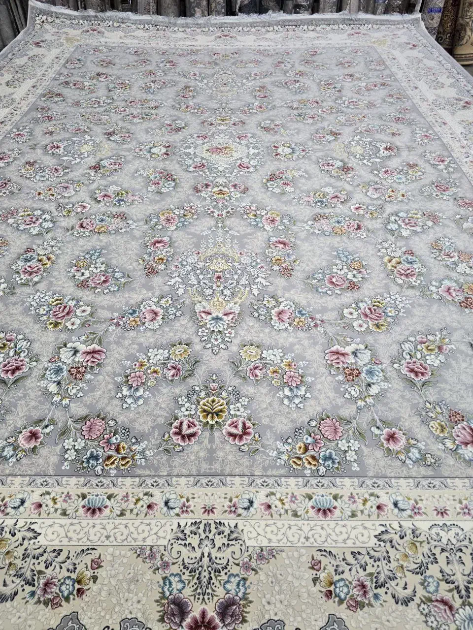 فرش های تخفیفی ۱۲۰۰شانه زیر قیمت کل بازار|فرش|مریوان, |دیوار