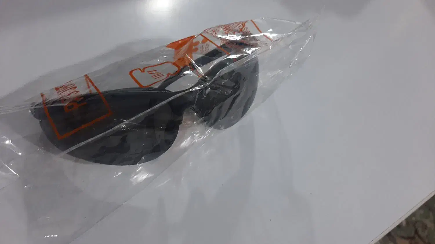 عینک|زیورآلات و اکسسوری|باوی, |دیوار