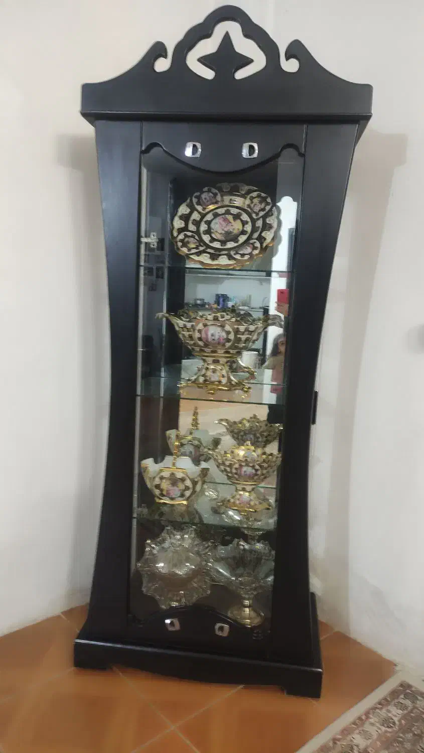 بوفه ویترینی کاملا سالم|بوفه، ویترین، کنسول|خان ببین, |دیوار