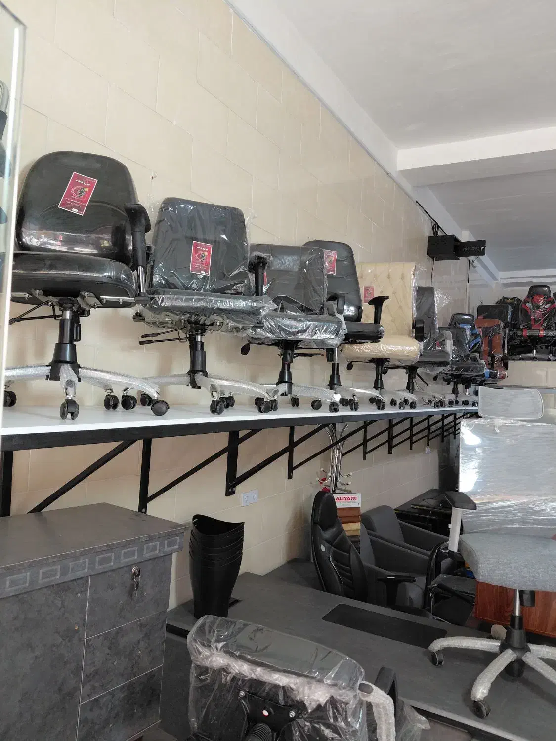 میز مدیریتی کد ۳۴۰۹ لوازم کامل کد۷۹۰|دفتر کار|کرج, حصارک پایین|دیوار