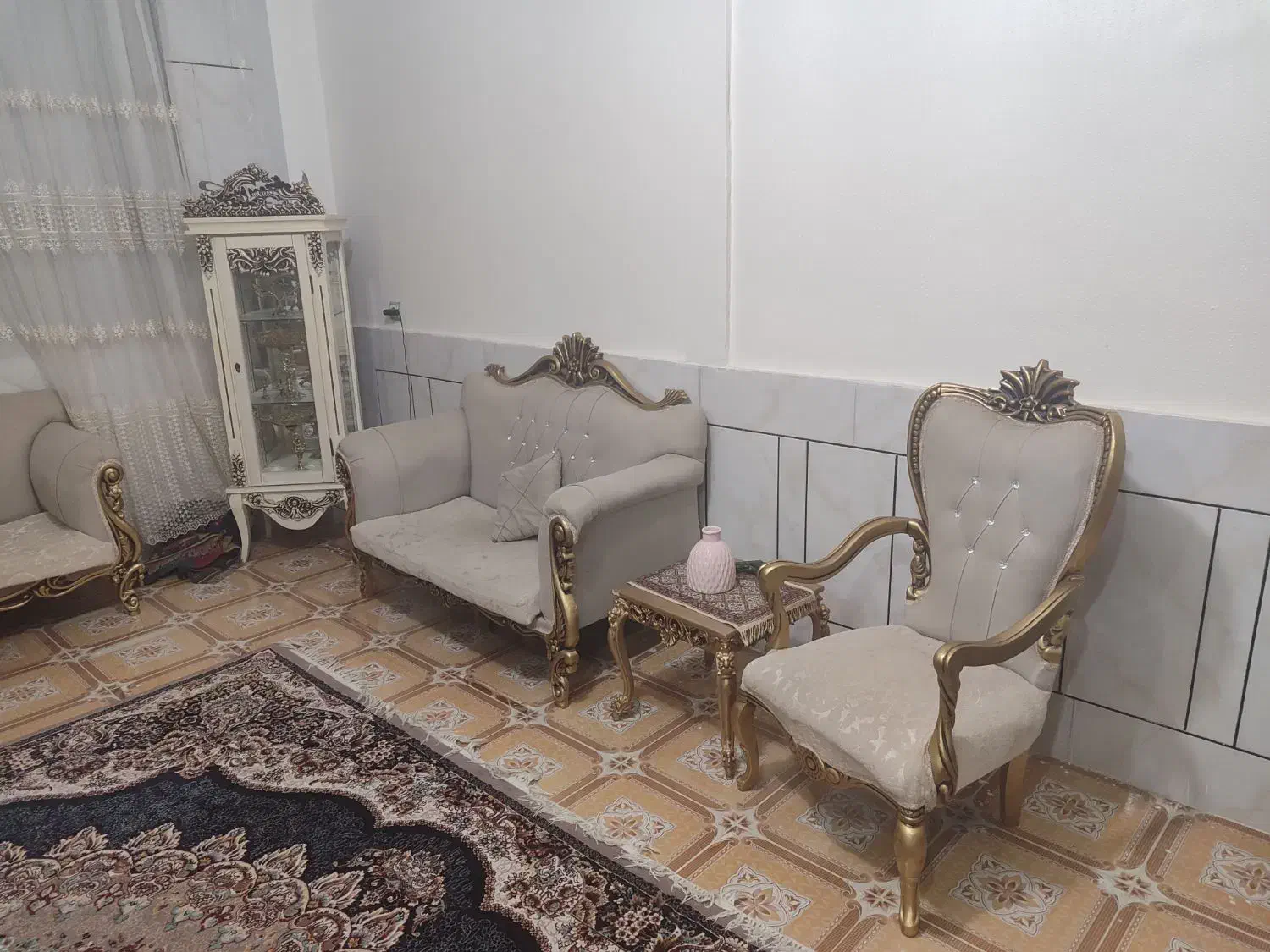 مبل هفت نفره سلطنتی کلاسیک|مبلمان خانگی و میز عسلی|لردگان, |دیوار