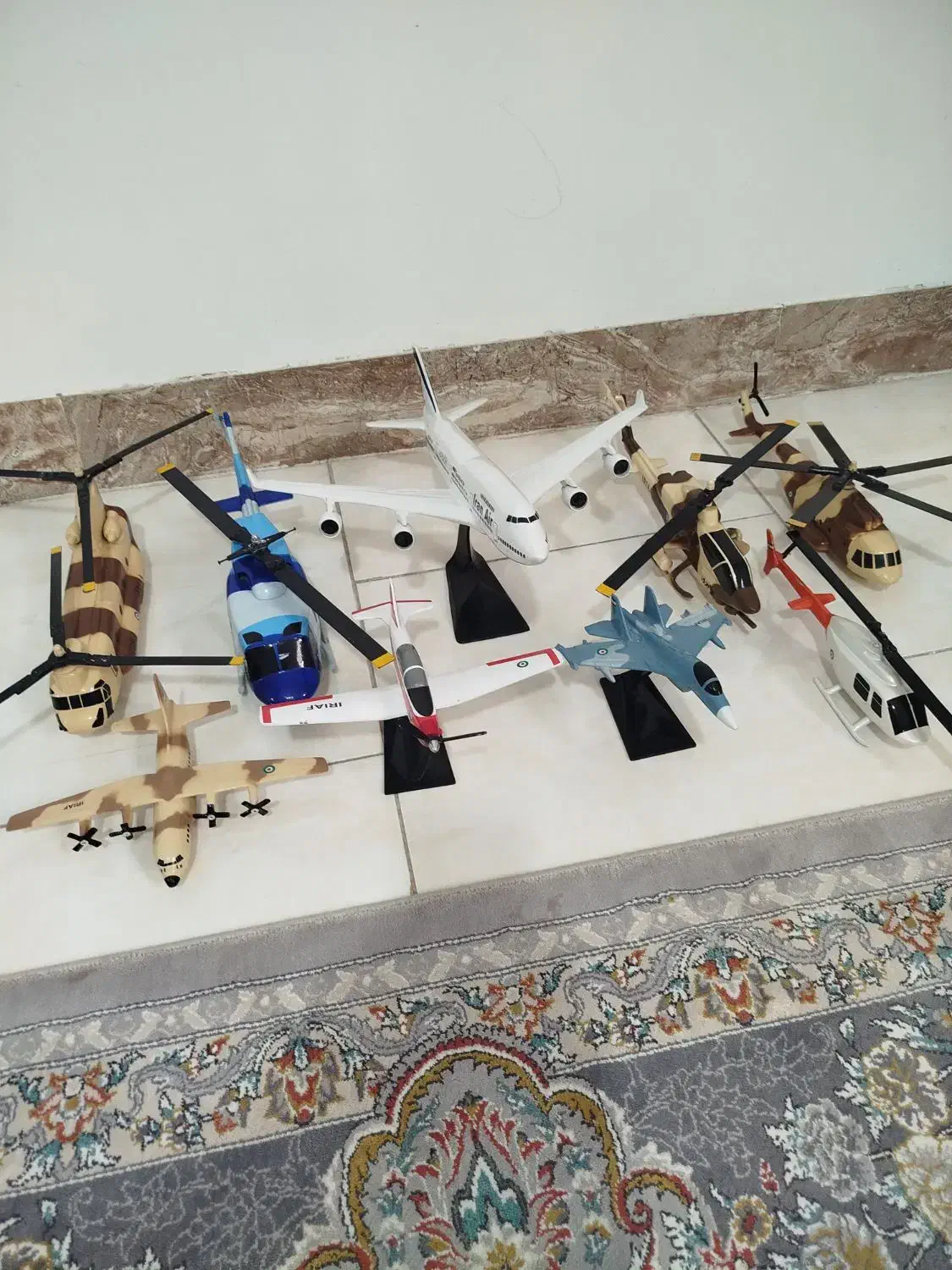 ماکت هواپیما وهلیکوپتر|مجسمه، تندیس، ماکت|چناران, |دیوار