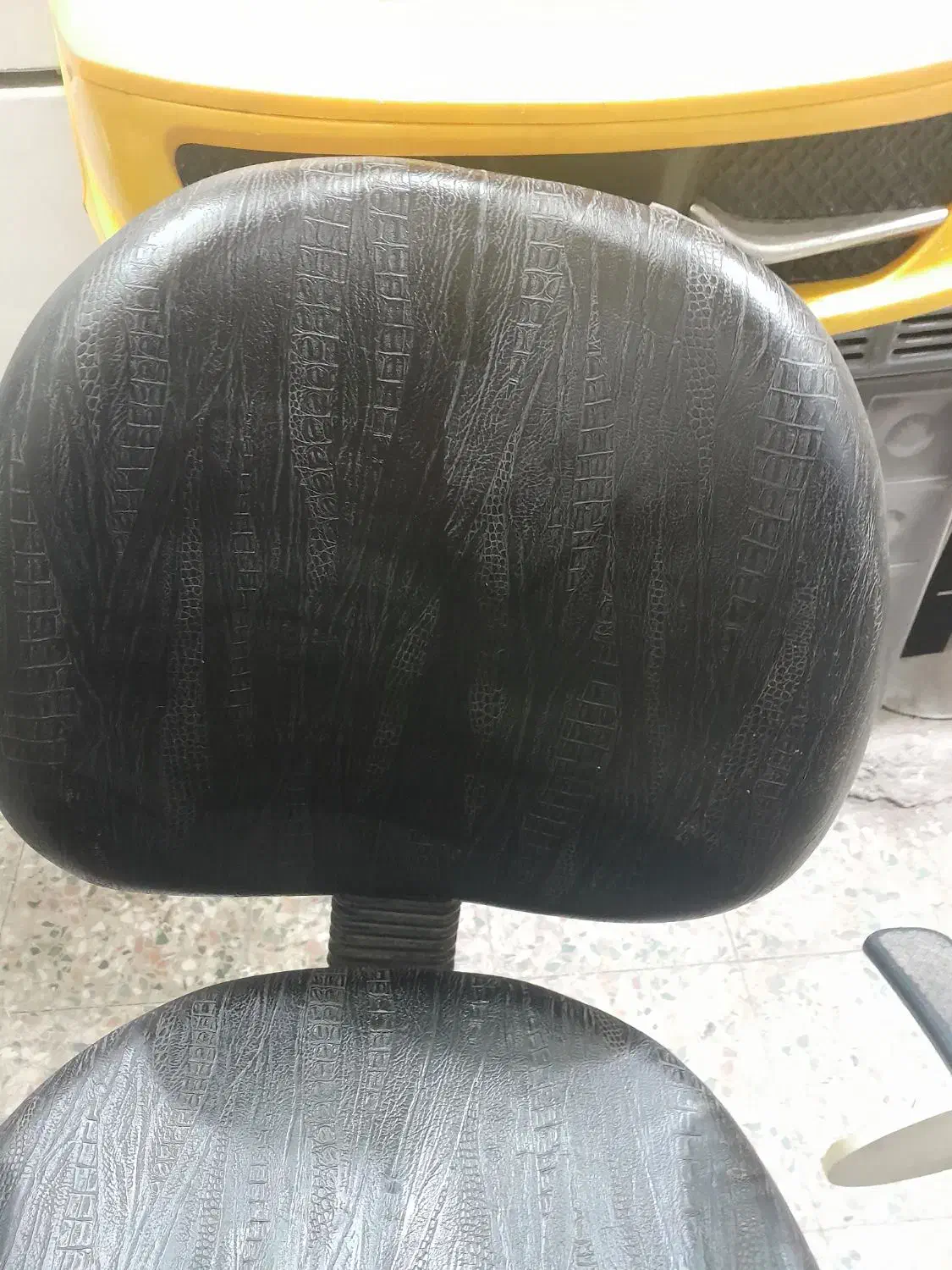 صندلی گردان|صندلی و نیمکت|رشت, نخودچر|دیوار