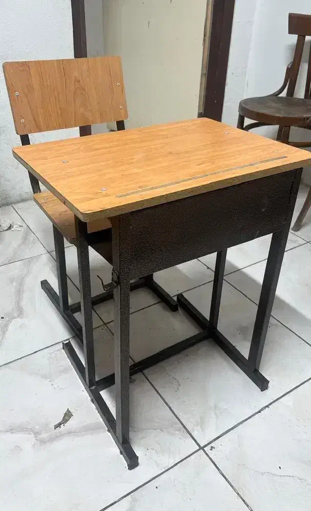 میز و تک صندلی ابتدایی|صندلی و نیمکت|نوشهر, |دیوار