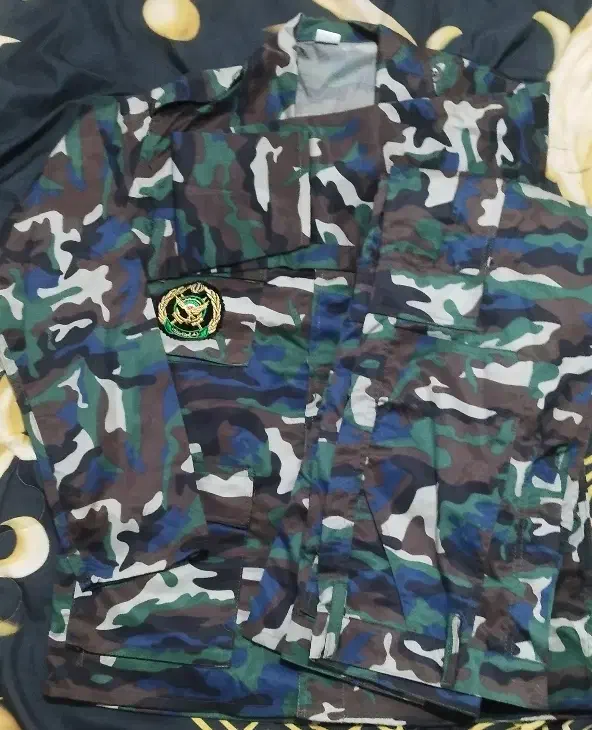 لباس نظامی|لباس|رشت, جانبازان|دیوار