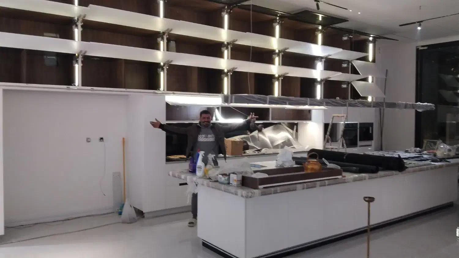 نصب وتعمیرات کابینت کمد دیواری پارکت قرنیز و پرده|خدمات پیشه و مهارت|بندرعباس, |دیوار