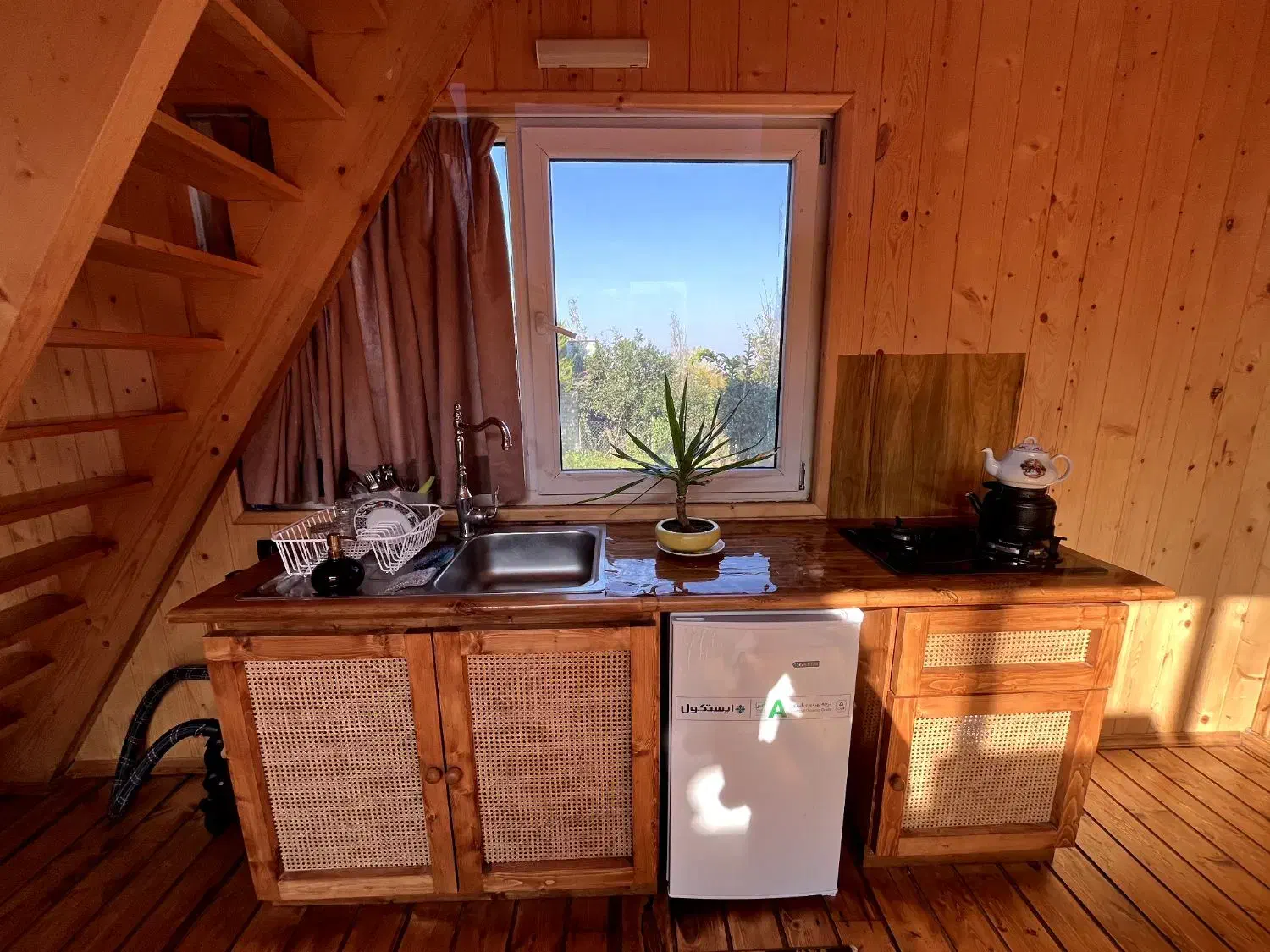 اجاره کلبه سوییسی|اجارهٔ کوتاه‌مدت ویلا و باغ|کلاچای, |دیوار