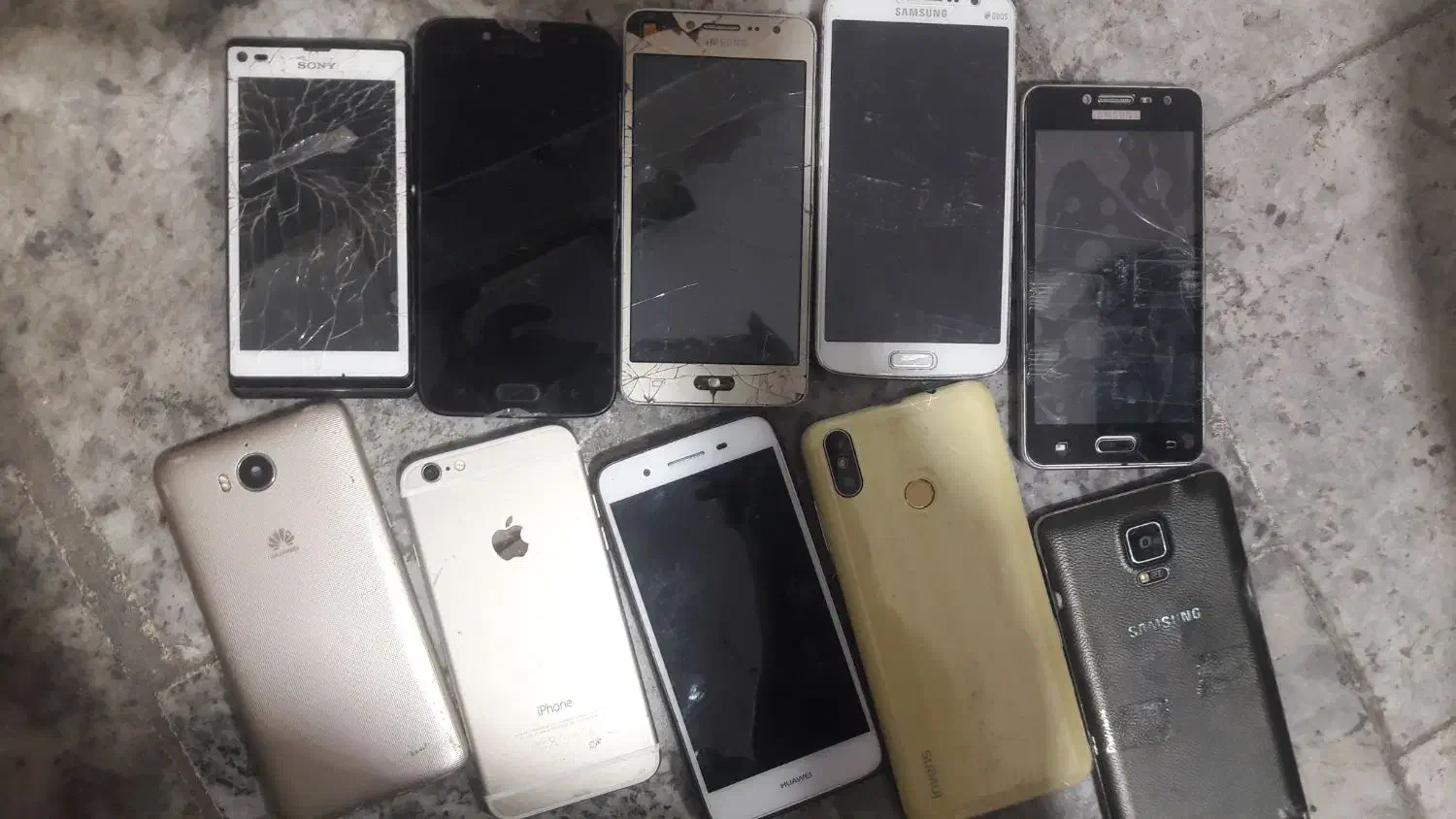 تعدادی گوشی اوراقی و نیاز به تعمیر|موبایل|خرمدره, |دیوار