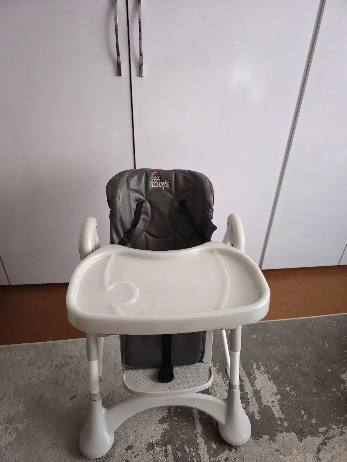 فروش فوری،صندلی غذا کودک مارک زویی|تخت و صندلی بچه|فولادشهر, B5|دیوار