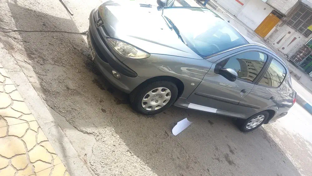 ۲۰۶ وی ۸|خودرو سواری و وانت|اهواز, طالقانی|دیوار