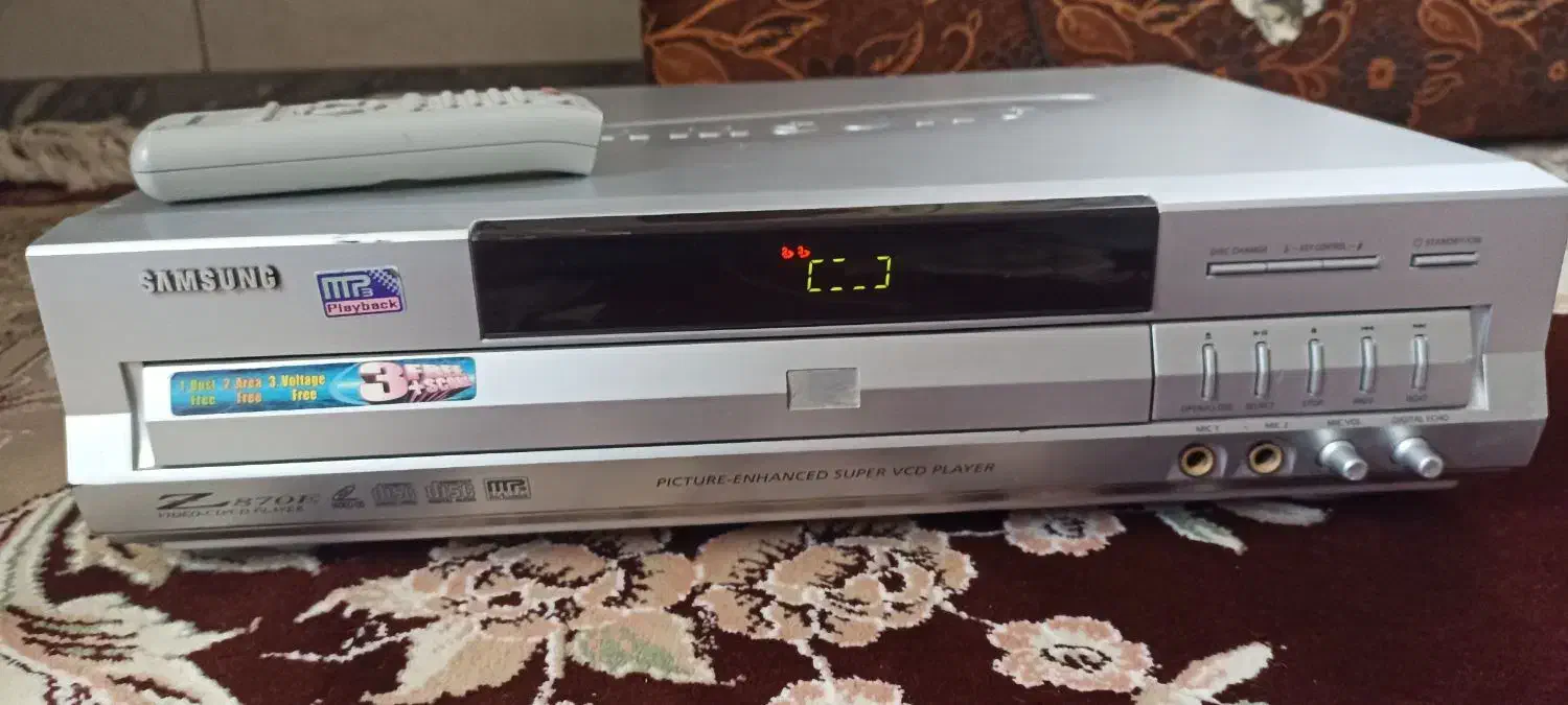 یک دستگاه دی وی دی و یک آنتن رومیزی به فروش میرسد|پخش‌کننده DVD و ویدیو|خنداب, |دیوار